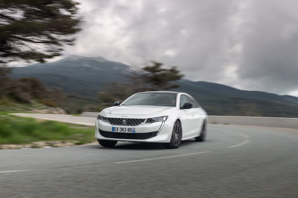 Photo officielle Peugeot 508 GT Line Blanc Nacré - Essais press