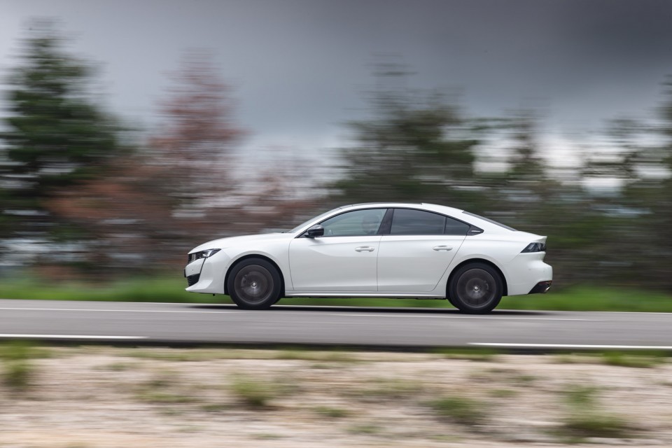 Photo officielle Peugeot 508 GT Line Blanc Nacré - Essais press