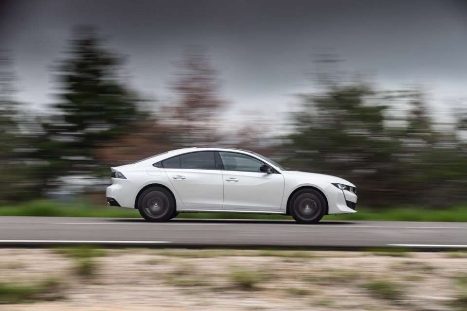 Photo officielle Peugeot 508 GT Line Blanc Nacré - Essais press