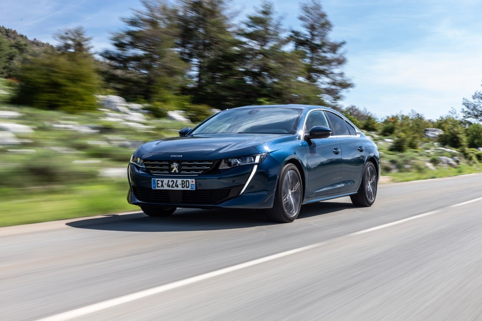 Photo officielle Peugeot 508 Allure Bleu Célèbes - Essais pres