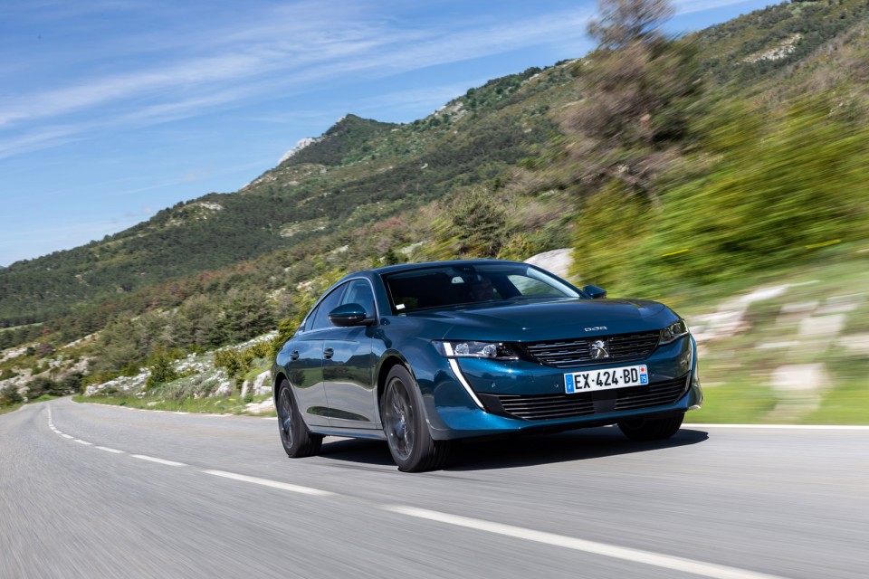 Photo officielle Peugeot 508 Allure Bleu Célèbes - Essais pres