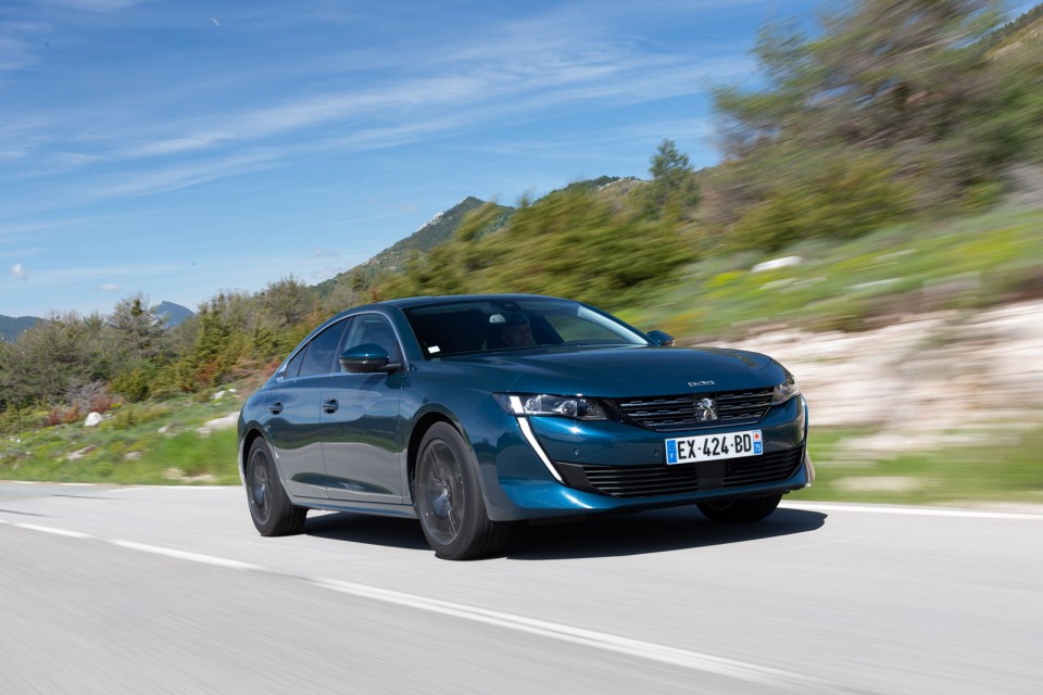 Photo officielle Peugeot 508 Allure Bleu Célèbes - Essais pres