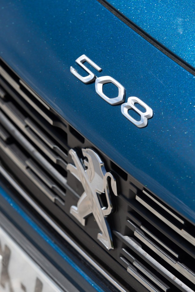 Photo officielle Peugeot 508 Allure Bleu Célèbes - Essais pres