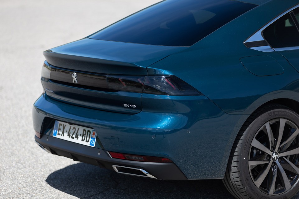 Photo officielle Peugeot 508 Allure Bleu Célèbes - Essais pres