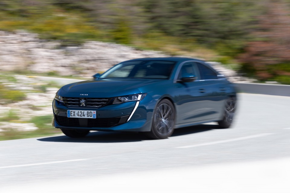 Photo officielle Peugeot 508 Allure Bleu Célèbes - Essais pres