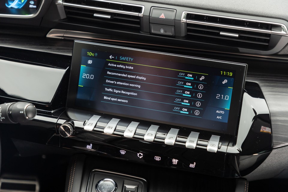 Photo Peugeot 508 II GT HYbrid Blanc Nacré - Essais presse 2020