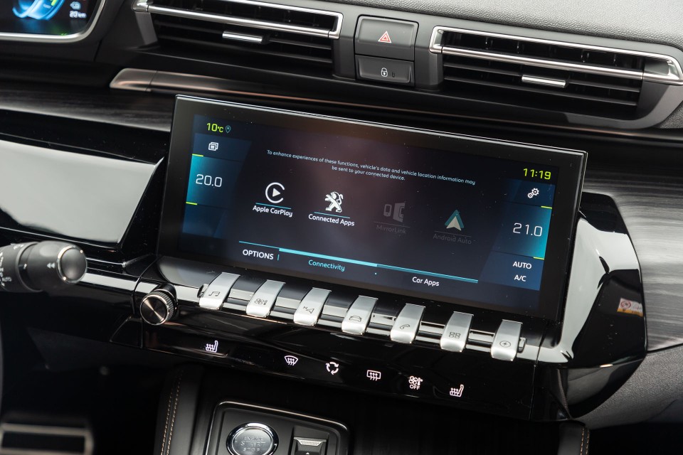 Photo Peugeot 508 II GT HYbrid Blanc Nacré - Essais presse 2020