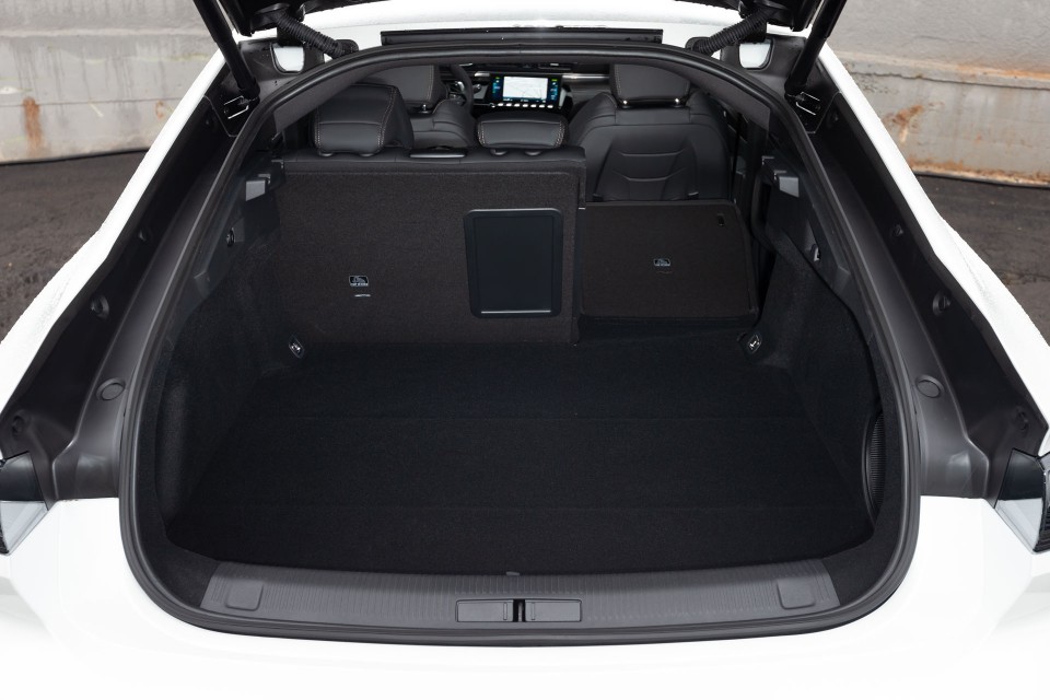 Photo Peugeot 508 II GT HYbrid Blanc Nacré - Essais presse 2020