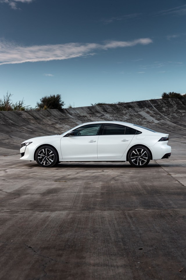 Photo Peugeot 508 II GT HYbrid Blanc Nacré - Essais presse 2020