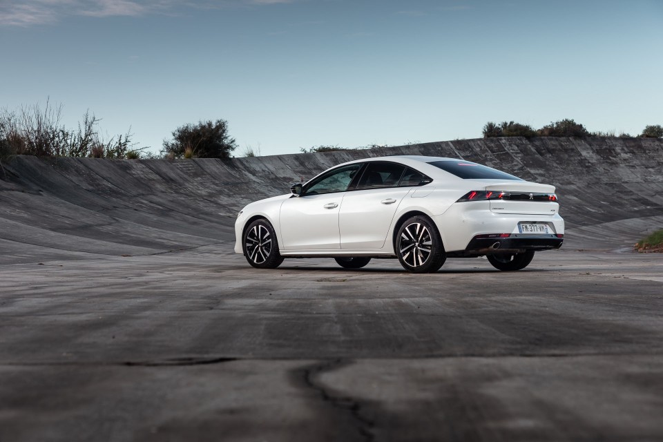 Photo Peugeot 508 II GT HYbrid Blanc Nacré - Essais presse 2020