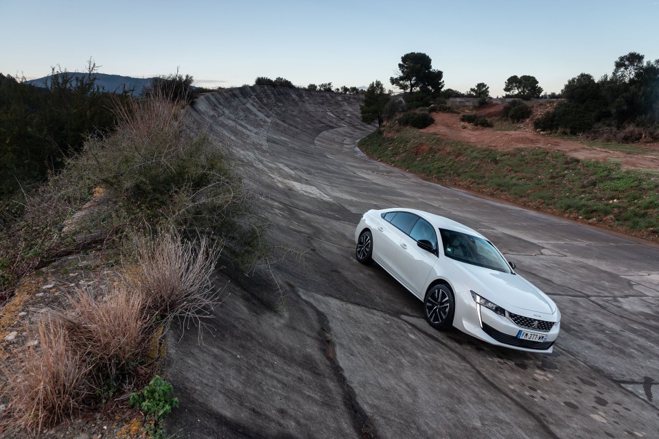 Photo Peugeot 508 II GT HYbrid Blanc Nacré - Essais presse 2020