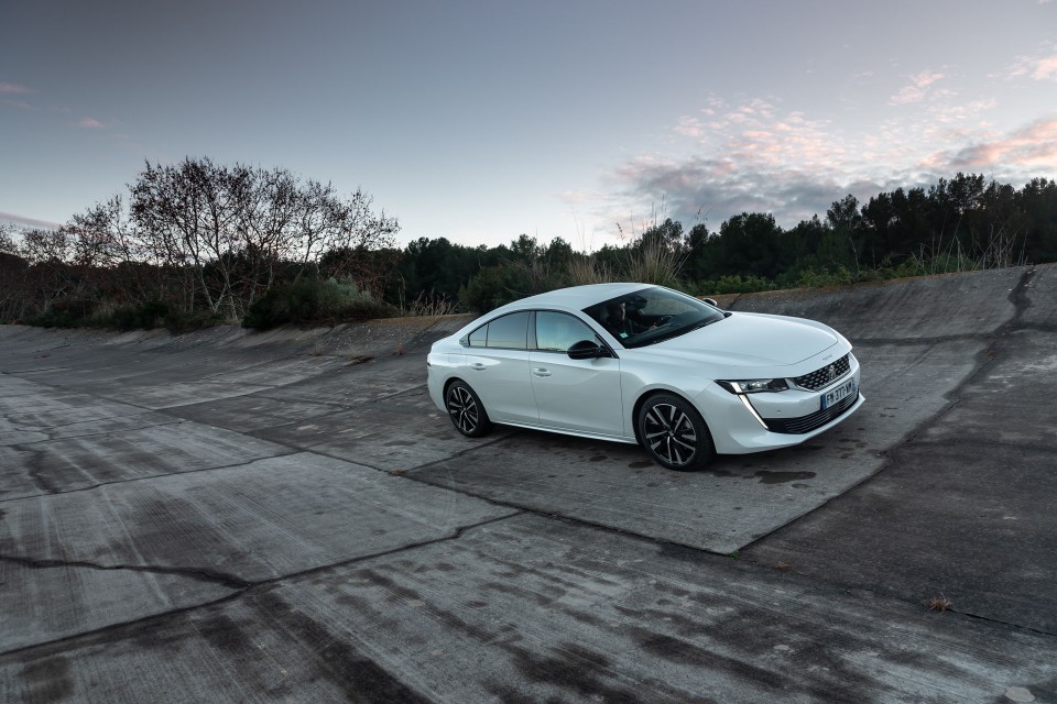 Photo Peugeot 508 II GT HYbrid Blanc Nacré - Essais presse 2020