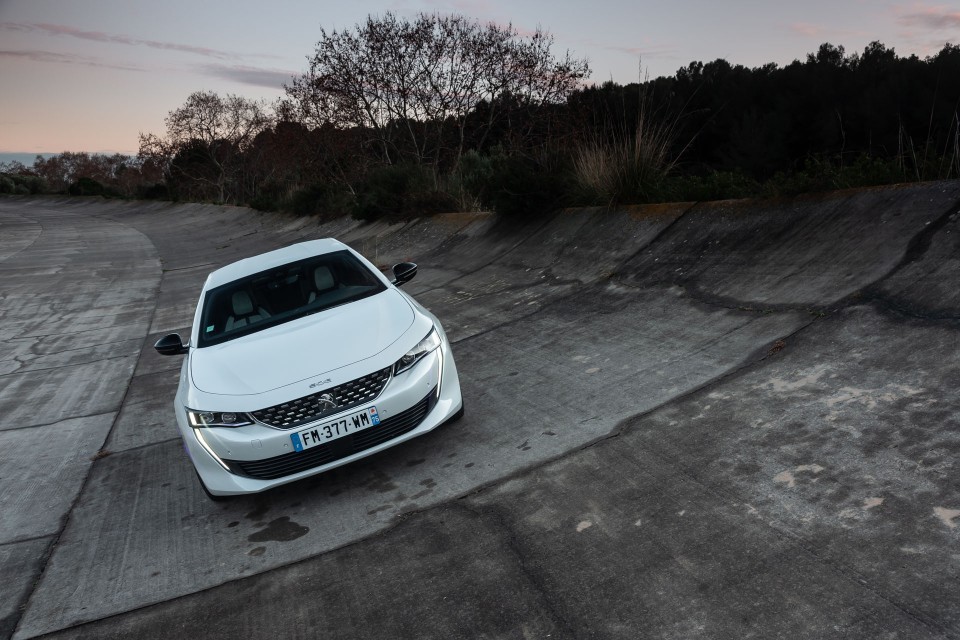 Photo Peugeot 508 II GT HYbrid Blanc Nacré - Essais presse 2020