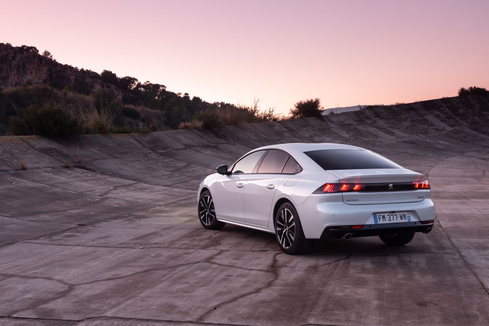 Photo Peugeot 508 II GT HYbrid Blanc Nacré - Essais presse 2020