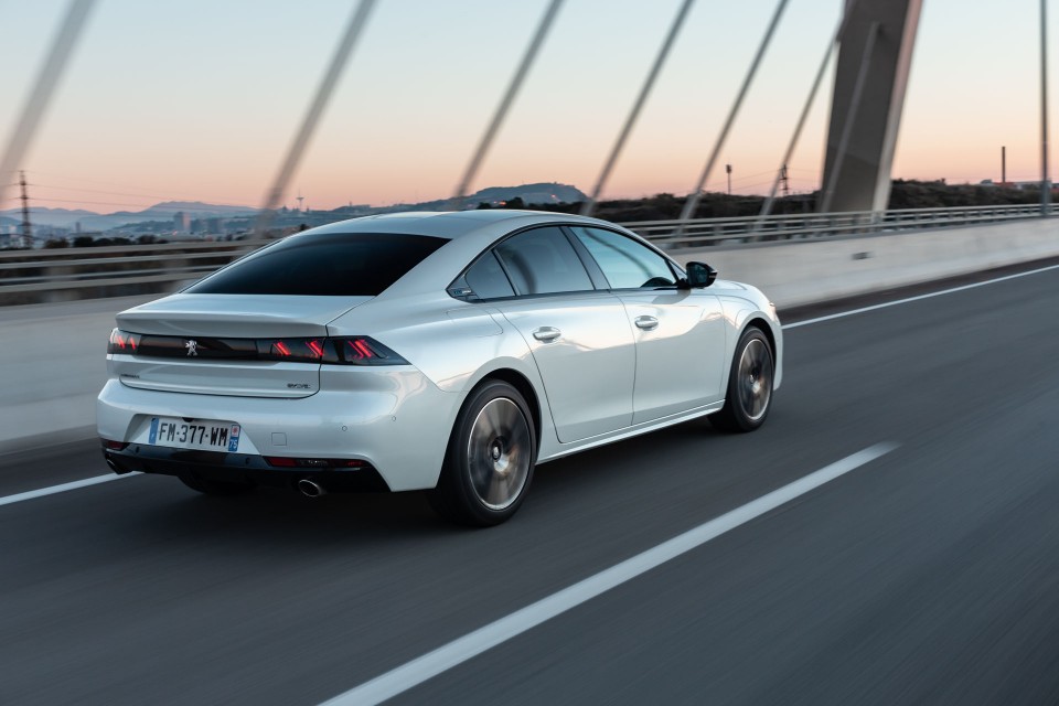 Photo Peugeot 508 II GT HYbrid Blanc Nacré - Essais presse 2020