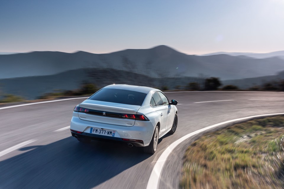 Photo Peugeot 508 II GT HYbrid Blanc Nacré - Essais presse 2020