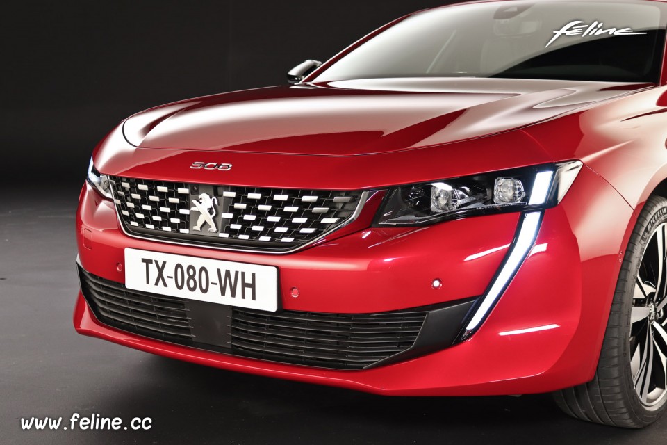 Photo bouclier avant Peugeot 508 II GT Rouge Ultimate (2018)