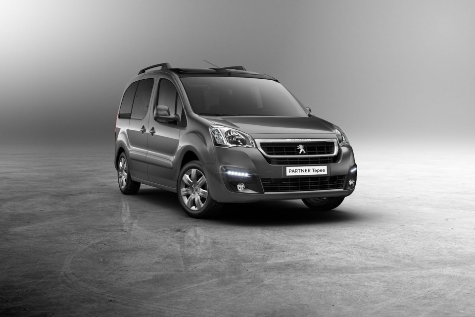 Photo officielle 3/4 avant Peugeot Partner Tepee restylé (2015)