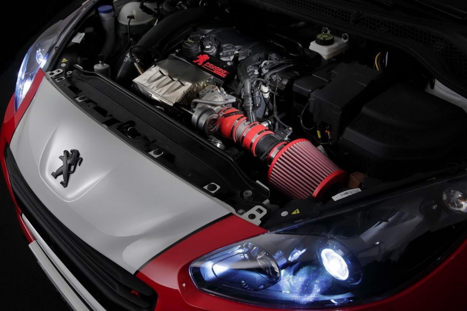 Photo moteur Peugeot RCZ R - Bimota PB104 (2015)