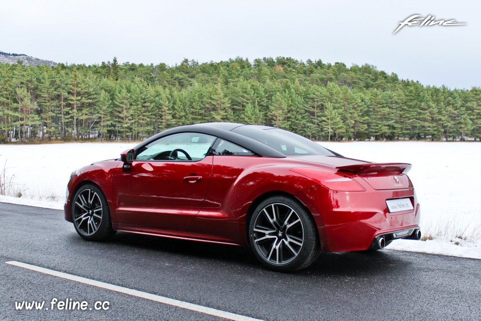 Photo 3/4 arrière Peugeot RCZ R Rouge Erythrée - Essais Novembre 2013 - 1-016