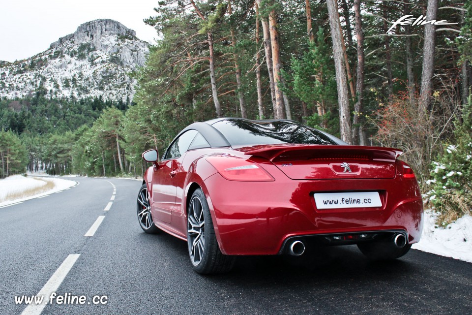 Photo Peugeot RCZ R Rouge Erythrée - Essais Novembre 2013 - 1-027