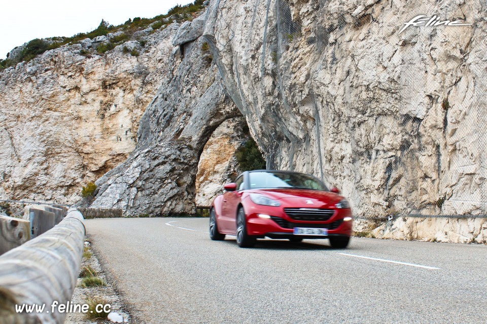 Photo essai Peugeot RCZ R Rouge Erythrée - Essais Novembre 2013 - 1-030