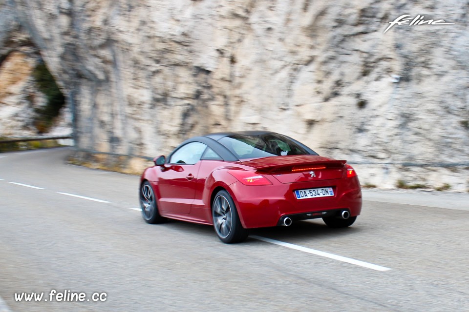 Photo dynamique Peugeot RCZ R Rouge Erythrée - Essais Novembre 2013 - 1-031