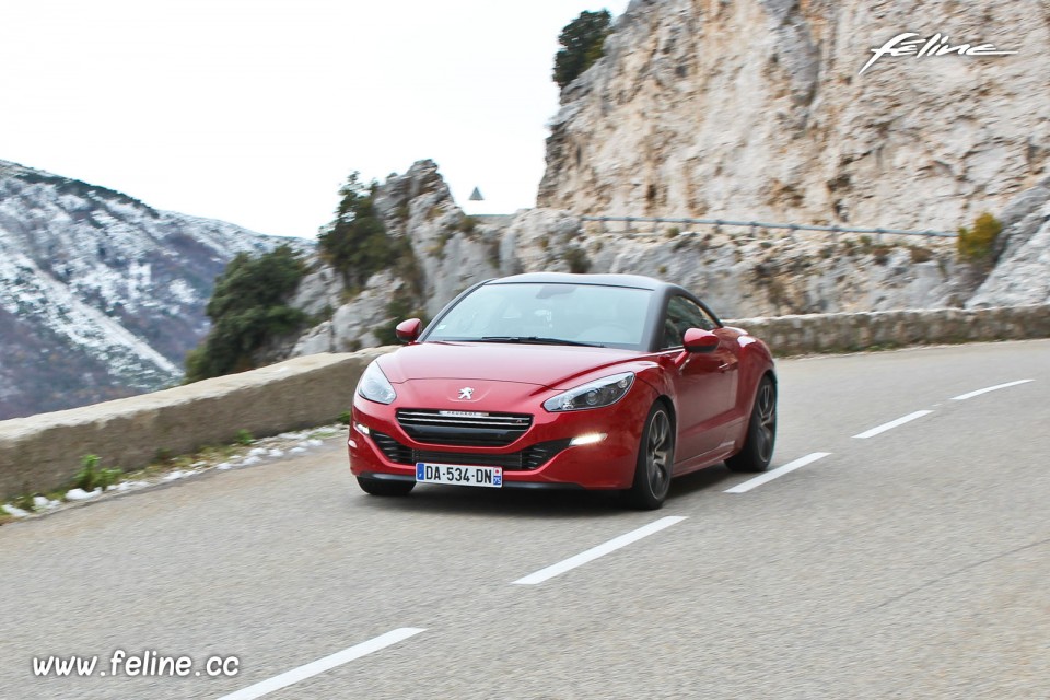 Photo dynamique Peugeot RCZ R Rouge Erythrée - Essais Novembre 2013 - 1-032