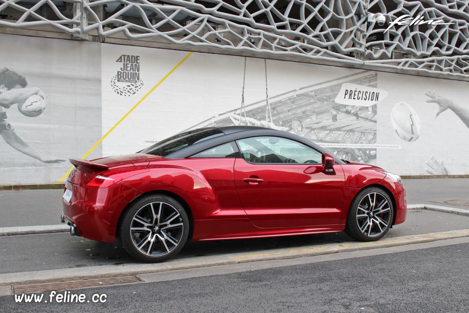 Photo 3/4 arrière Peugeot RCZ R - 1.6 THP 270 - Rouge Erythrée