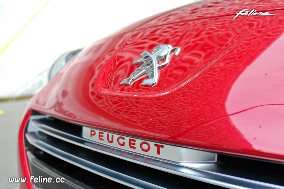 Photo sigle Peugeot Peugeot RCZ R - 1.6 THP 270 - Rouge Erythré