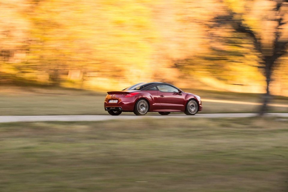 Photo officielle Peugeot RCZ R Rouge Erythrée - Essais Novembre 2013 - 1-006