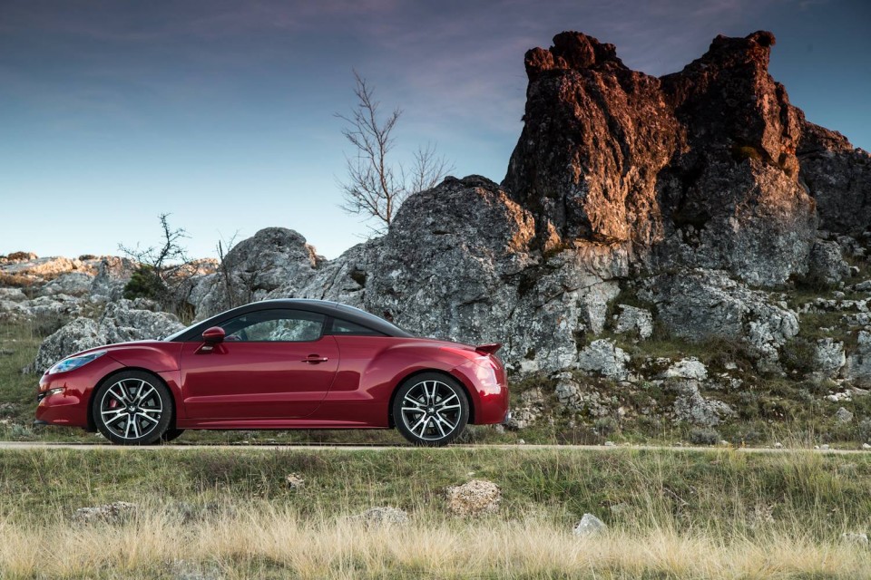 Photo officielle Peugeot RCZ R Rouge Erythrée - Essais Novembre 2013 - 1-028