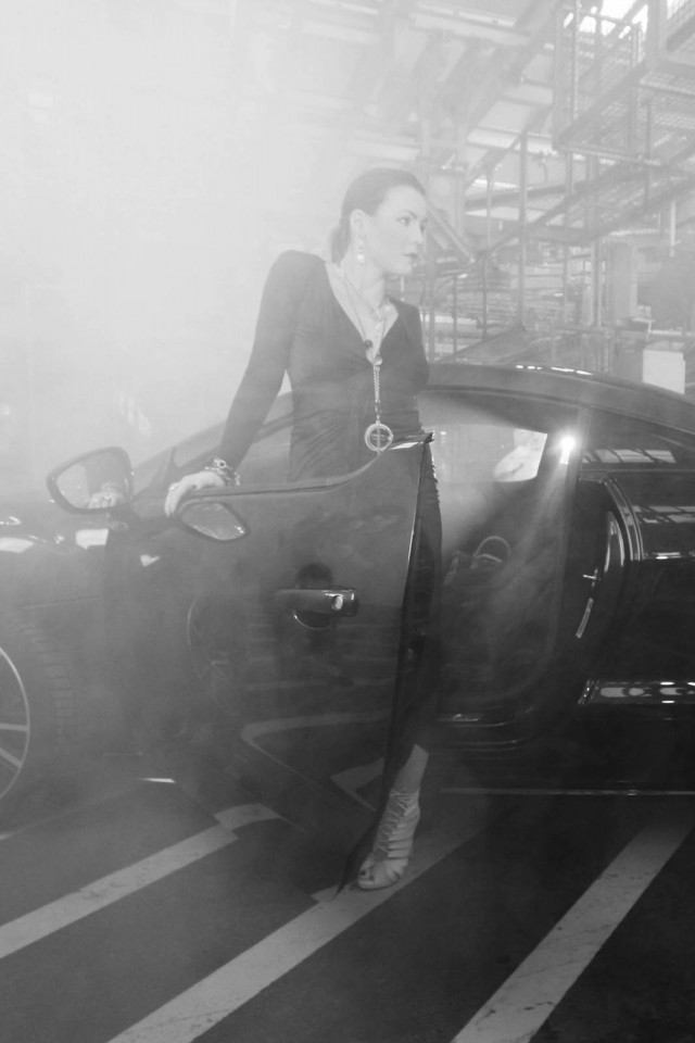 Dajana Eder (impulsee) et la Peugeot RCZ R - Usine de Magna Steyr, Autriche