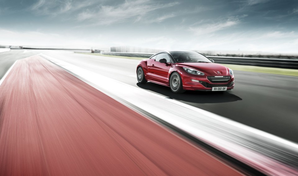 Photo 3/4 avant circuit Peugeot RCZ R I Rouge Erythrée - 2-010