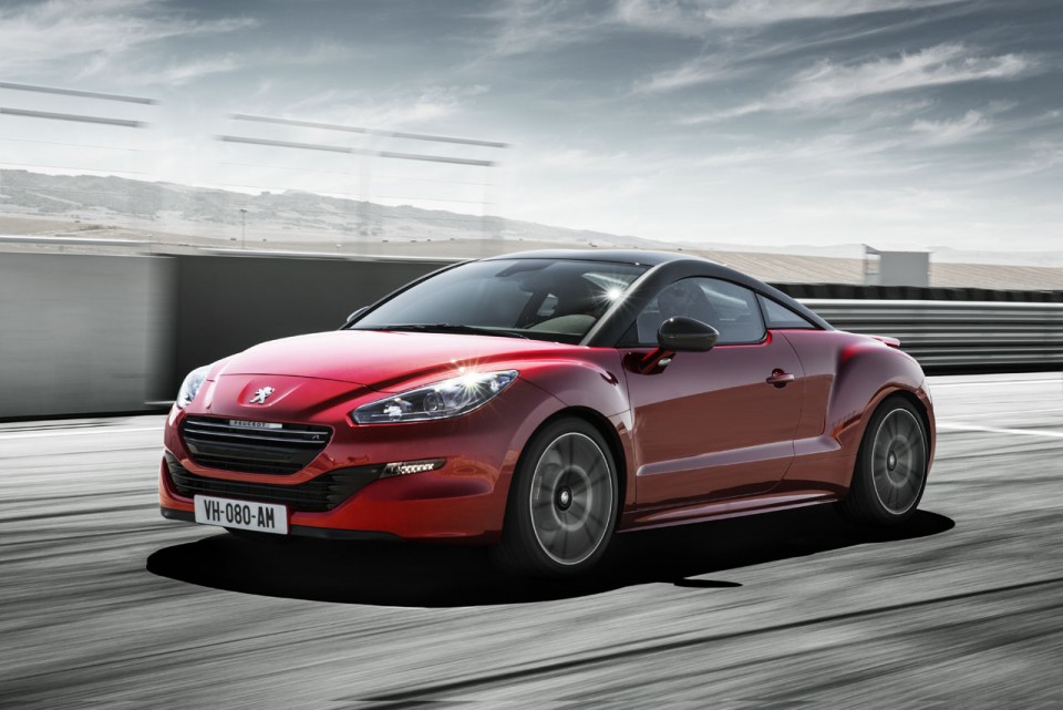 Photo 3/4 avant dynamique piste Peugeot RCZ R I Rouge Erythrée - 2-020