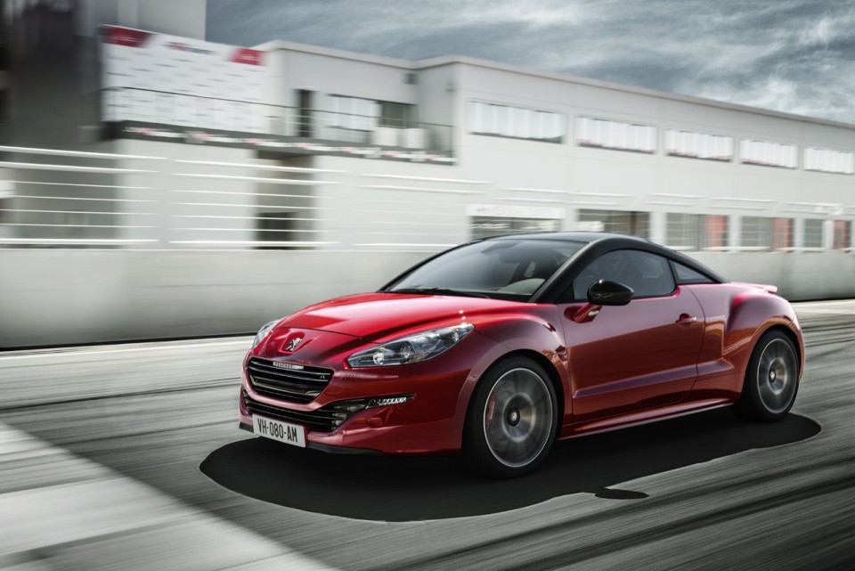 Photo 3/4 avant dynamique circuit Peugeot RCZ R I Rouge Erythrée - 2-021