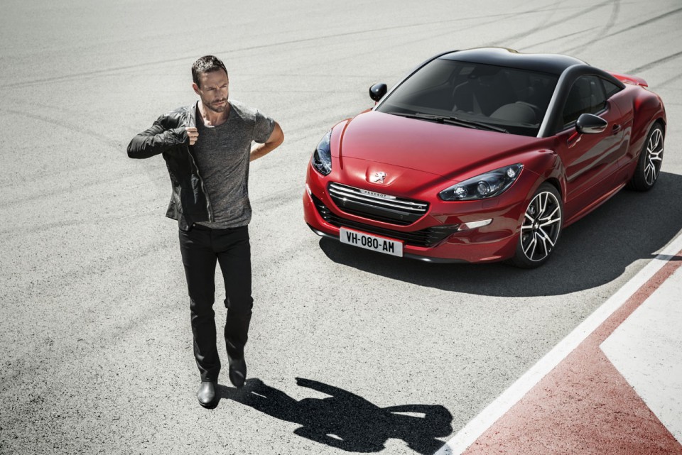 Photo lifestyle circuit Peugeot RCZ R I Rouge Erythrée - 2-054