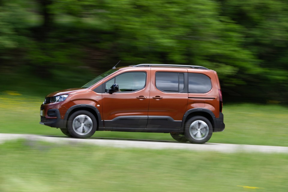 Photo essai Peugeot Rifter GT Line Metallic Copper - Essais pres