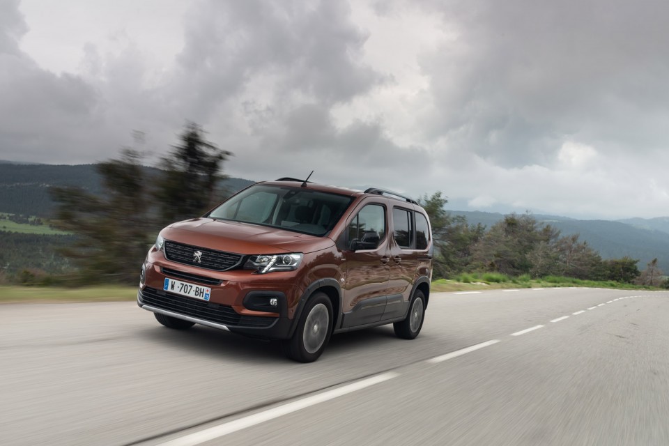 Photo essai Peugeot Rifter GT Line Metallic Copper - Essais pres