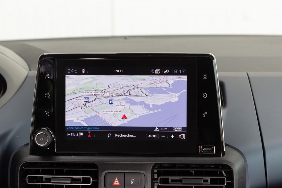 Photo navigation GPS écran tactile Peugeot Rifter Allure - Essa