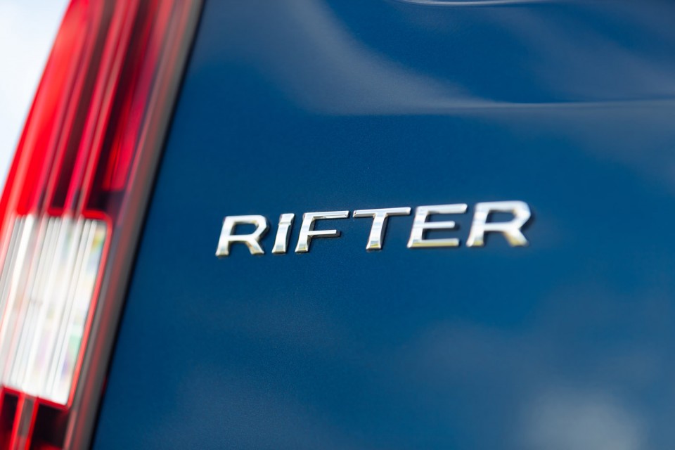 Photo logo Peugeot Rifter Allure Deep Blue - Essais presse 2018