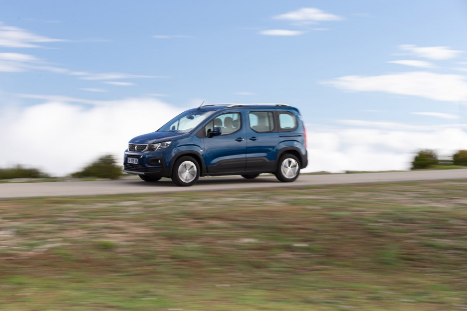 Photo officielle Peugeot Rifter Allure Deep Blue - Essais presse