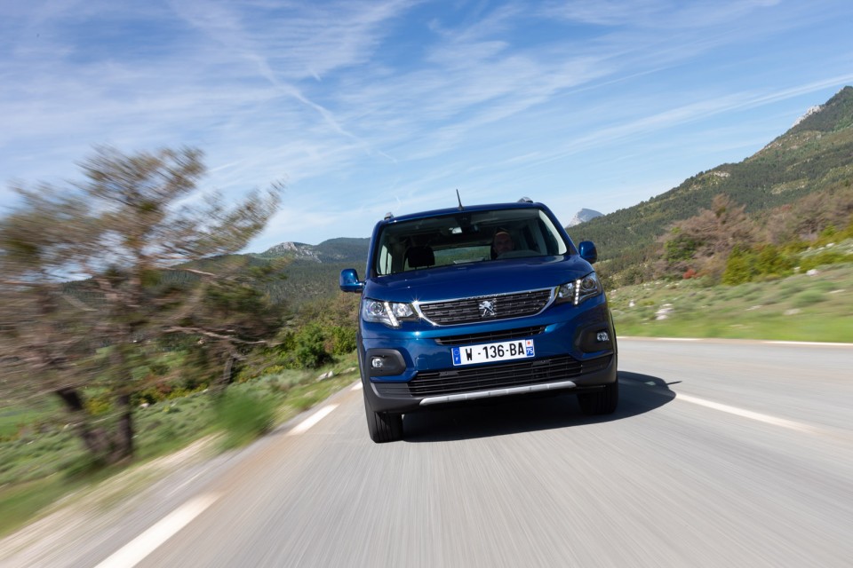 Photo officielle Peugeot Rifter Allure Deep Blue - Essais presse