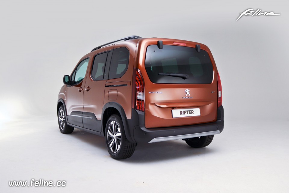 Photo vue arrière Peugeot Rifter GT Line Metallic Copper (2018)