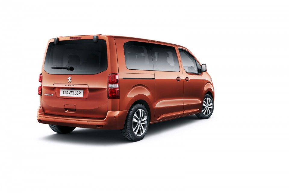 Photo officielle 3/4 arrière Peugeot Traveller Combispace (2016