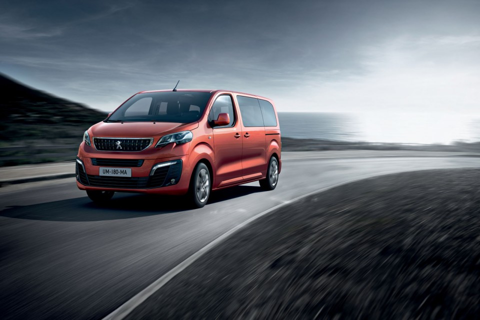 Photo officielle 3/4 avant Peugeot Traveller Combispace (2016)