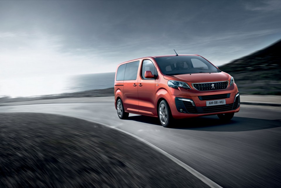 Photo officielle 3/4 avant Peugeot Traveller Combispace (2016)