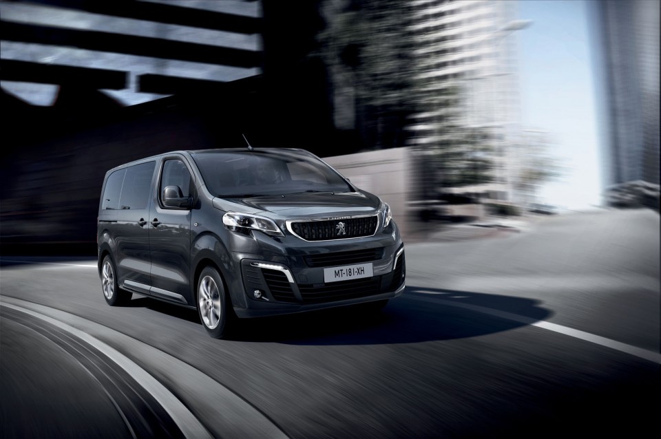 Photo officielle Peugeot Traveller Navette Business VIP (2016)