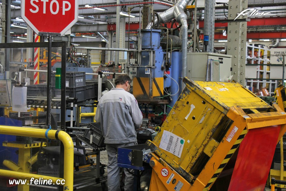 Photo usine PSA Peugeot-Citroën de Saint-Ouen (93)