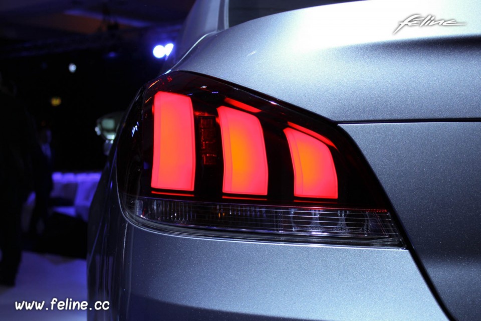 Feu arrière Peugeot 508 restylée (2014)